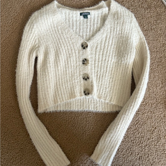 wild fable Sweaters - Wild Fable Cream V-Neck Sweater